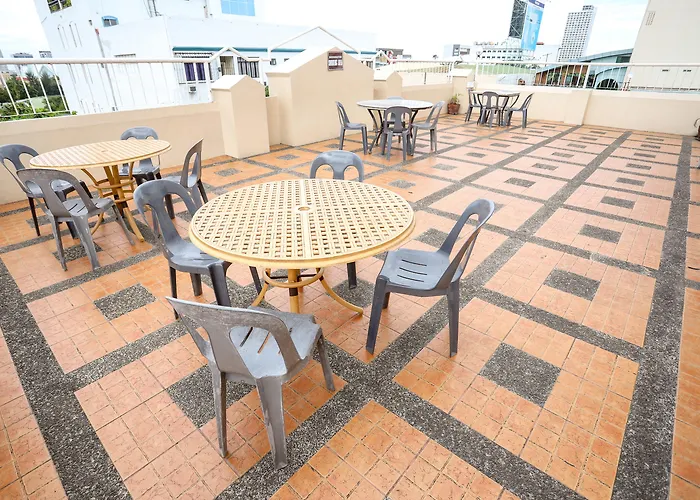Oyo 210 Apple Tree 3*