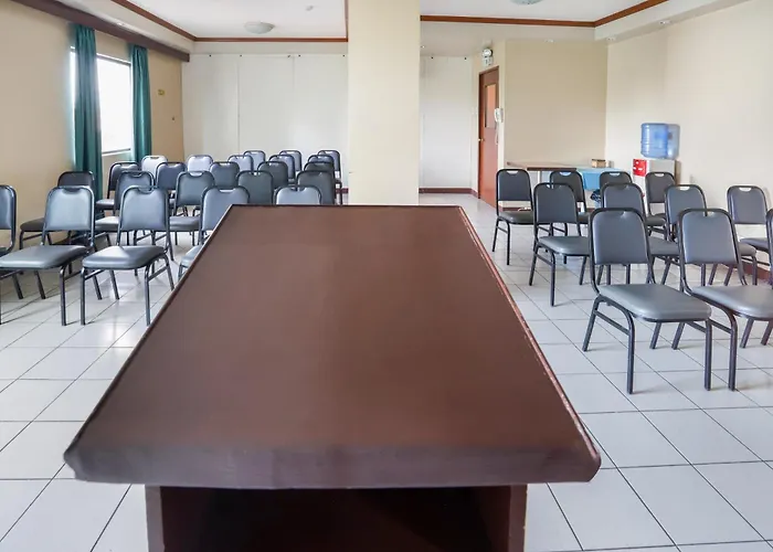 Oyo 210 Apple Tree Hotel