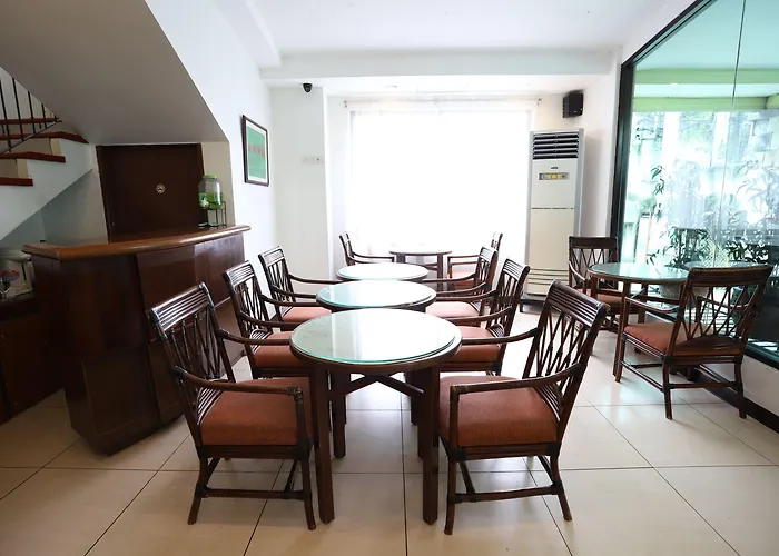 Oyo 210 Apple Tree Hotel Cebu